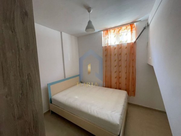 Tirane, jap me qera apartament 1+1 Kati 0, 45 m² 250 € (Laprake Rruga Azem Galica)