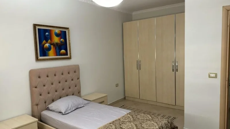 Tirane, jepet me qera apartament 2+1 Kati 5, 600 € 