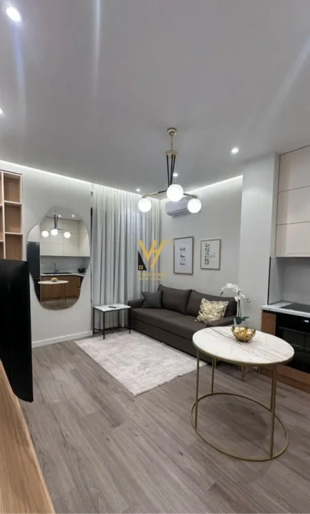 Tirane, jepet me qera apartament 1+1+Ballkon Kati 8, 50 m² 620 € (STACIONI I TRENIT)