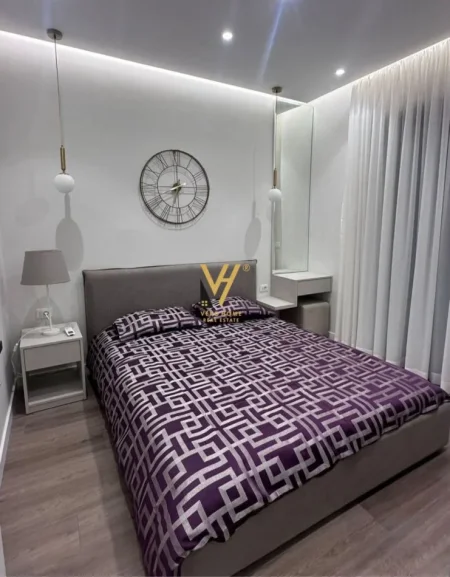 Tirane, jepet me qera apartament 1+1+Ballkon Kati 8, 50 m² 620 € (STACIONI I TRENIT)