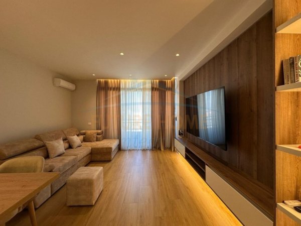 Tirane, shitet apartament 2+1 Kati 4, 85 m² 135.000 € (Kamez)