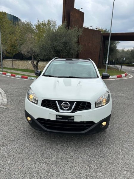 Tirane, shes SUV NISSAN QASHQAI 2.0 TDI PANORAMA FULL OPTION Nafte, e bardhë automatik Klima 221.000 km