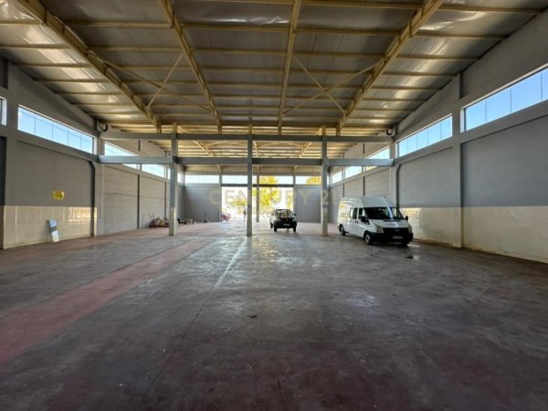 Tirane, jepet me qera ambjent biznesi Kati 0, 1.000 m² 3.200 € 