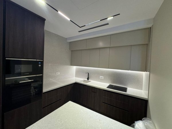 Tirane, shitet apartament 2+1 Kati 12, 126 m² 600.000 € 