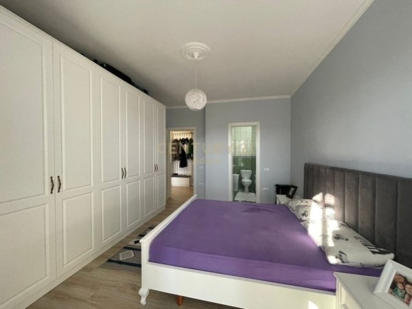 Tirane, jepet me qera apartament 2+1 Kati 7, 120 m² 750 € 