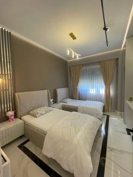 Tirane, shitet apartament 3+1 , 200 m² 420.000 € 