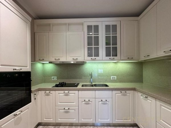 Tirane, jepet me qera apartament 1+1 Kati 6, 80 m² 800 € 