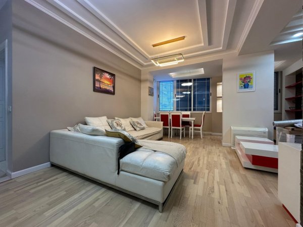 Tirane, jepet me qera apartament 1+1 Kati 5, 65 m² 550 € (Mine peza)