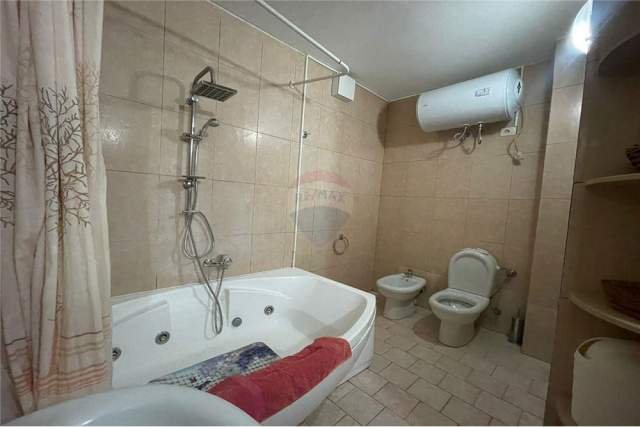 Tirane, jepet me qera apartament 2+1 Kati 7, 130 m² 500 Euro (Hamdi Sina)