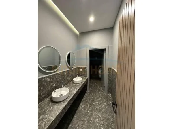 Tirane, jepet me qera ambjent biznesi Kati 1, 4.542 m² 30.000 Euro (Autostrada Tirane-Durres)