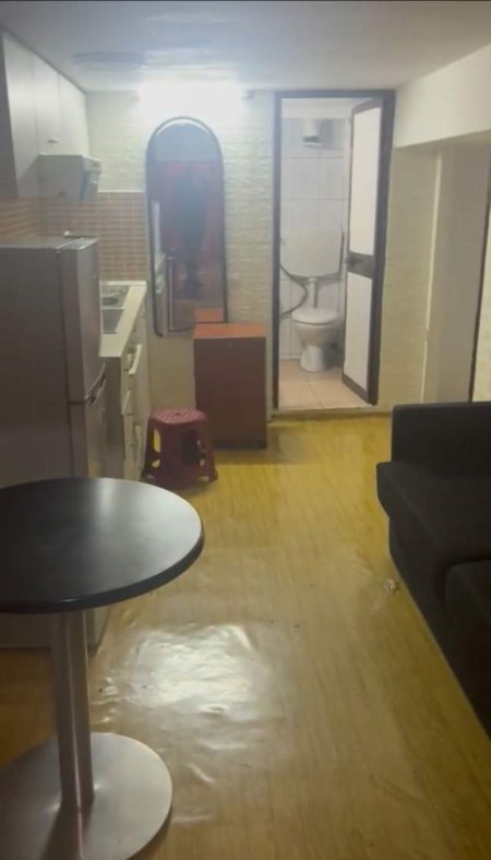 Tirane, jepet me qera garsonier 1+1 Kati 1, 45 m² 25.000 Leke (Pallati Almak)