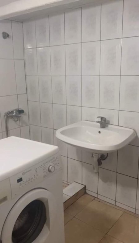 Tirane, jepet me qera garsonier 1+1 Kati 1, 45 m² 25.000 Leke (Pallati Almak)