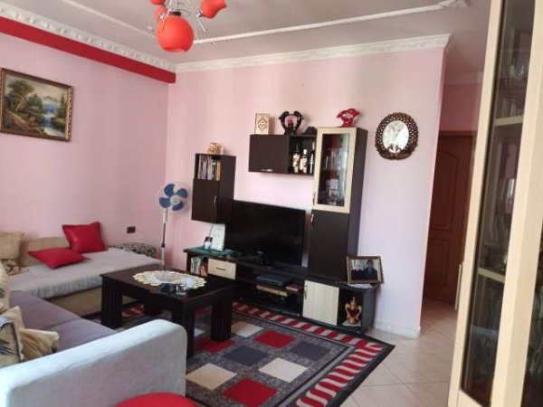 Tirane, jepet me qera apartament 2+1+BLK Kati 3, 90 m² 450 Euro (shkolla Drita Pelinku.)