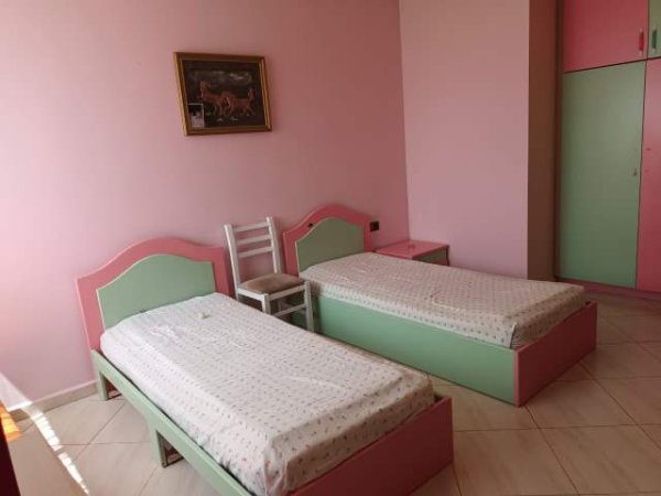 Tirane, jepet me qera apartament 2+1+BLK Kati 3, 90 m² 450 Euro (shkolla Drita Pelinku.)