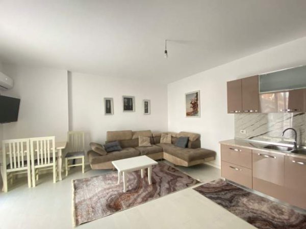 Tirane, jepet me qera apartament 1+1+BLK Kati 2, 65 m² 450 Euro (Komuna e Parisit)