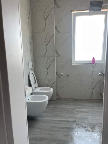 Tirane, jepet me qera apartament Kati 6, 105 m² 400 Euro (Rruga e dibres)