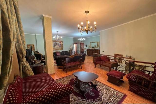 Tirane, jepet me qera Vile 5+1 Kati 2, 1.200 Euro (RRuga e Kavajes)