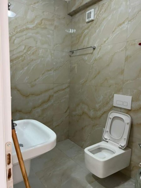 Tirane, jepet me qera apartament 2+1+BLK 106 m² 450 Euro (Vila L)