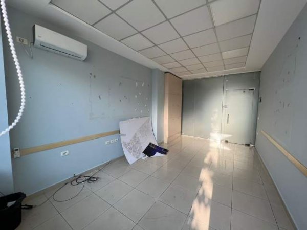 Tirane, shitet zyre Kati 2, 28 m² 56.400 Euro (Rruga e Dibres)