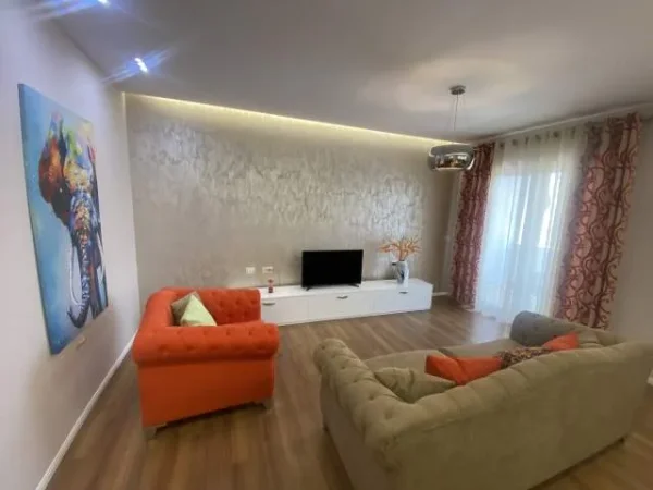 !!Jepet me Qera Apartament Dublex 3+1+2Bllk ,140 m2, 750 Euro, Mobiluar lux pabanuar asnjehere. Rr. Panorama, Don Bosko