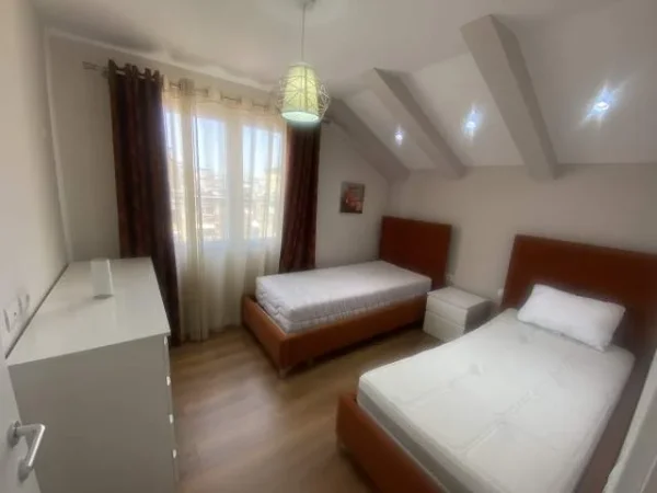 !!Jepet me Qera Apartament Dublex 3+1+2Bllk ,140 m2, 750 Euro, Mobiluar lux pabanuar asnjehere. Rr. Panorama, Don Bosko