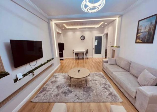 Korce, shitet apartament Kati 3, 97 m² 92.000 Euro (Lagjia 7, Korçë)