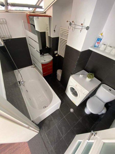 Tirane, jepet me qera apartament 3+1+BLK Kati 7, 190 m² 1.500 Euro (Rr."Pjetër Bogdani")