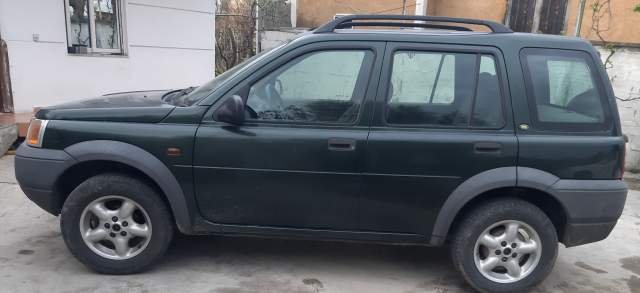 Tirane, shitet  ose nderrohet xhip Land Rover Freelander Viti 2000, 2.500 Euro