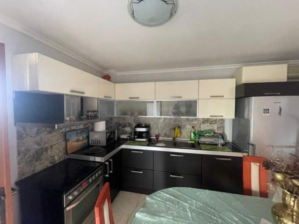 Tirane, jepet me qera apartament 1+1 Kati 5, 55 m² 320 Euro (Ali Demi)