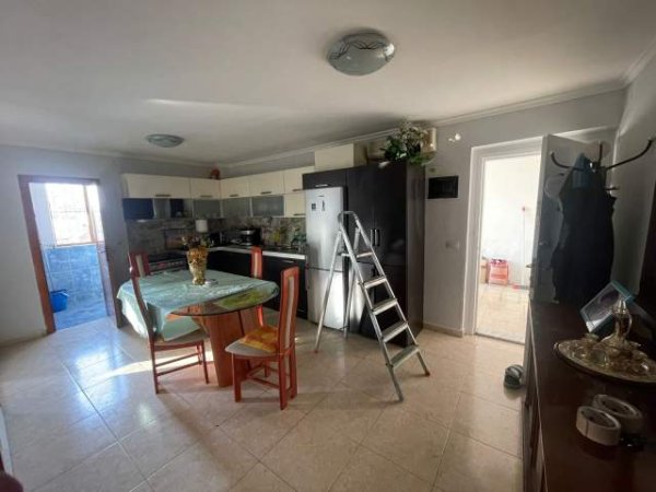 Tirane, jepet me qera apartament 1+1 Kati 5, 55 m² 320 Euro (Ali Demi)