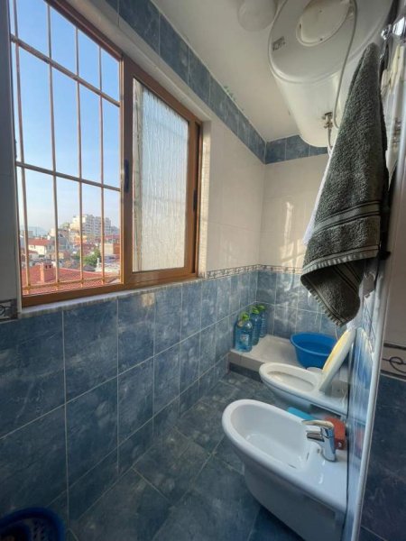 Tirane, jepet me qera apartament 1+1 Kati 5, 55 m² 320 Euro (Ali Demi)