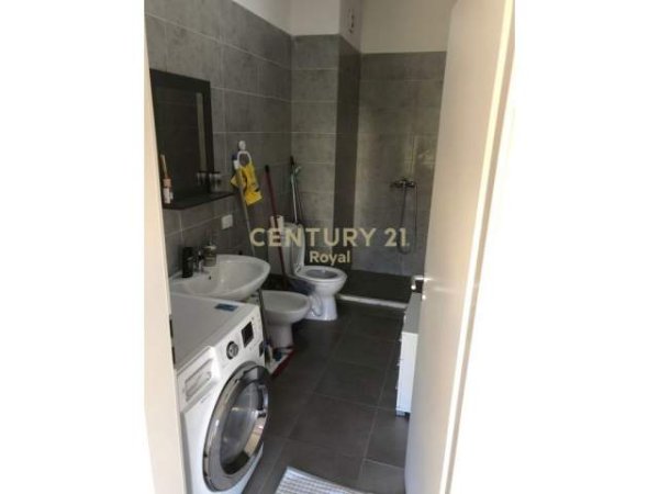 Tirane, jepet me qera apartament 2+1 Kati 3, 96 m² 350 Euro (Ali Dem TEK "KOMPLEKS MANGALEM")