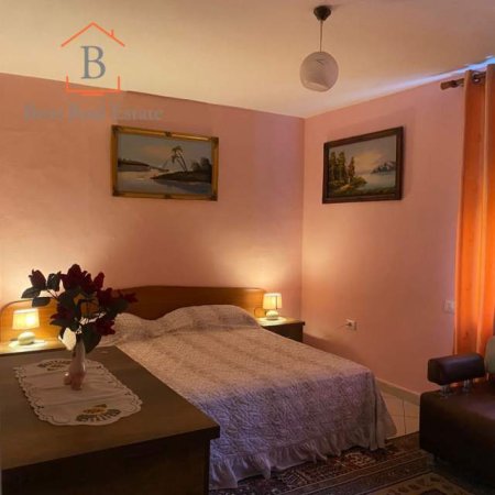 Tirane, jepet me qera apartament Kati 1, 87 m²