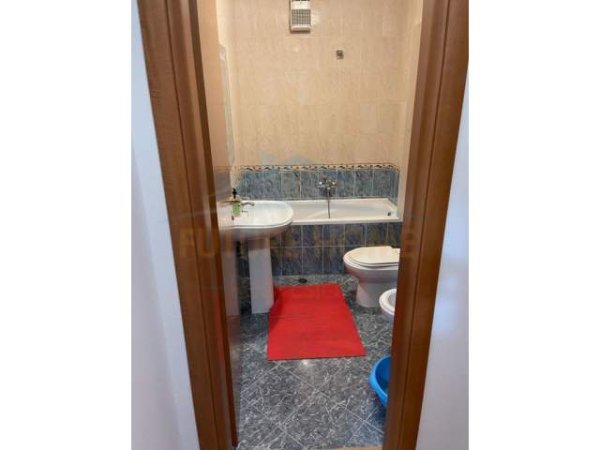 Tirane, shitet apartament Kati 5, 94 m² 190.000 Euro (Qender)