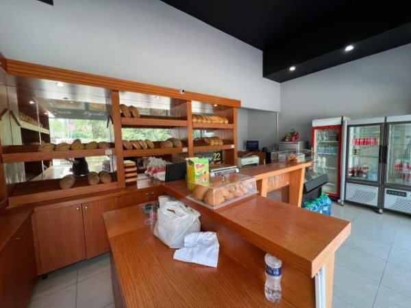 Tirane, jepet me qera dyqan Kati 0, 57 m² 40.000 Leke (Yzberisht)