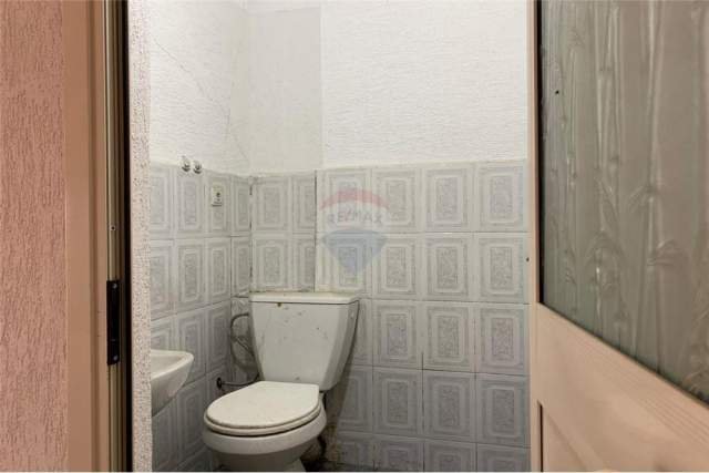 Tirane, shitet dyqan Kati 0, 52 m² 65.000 Euro (Don Bosko)