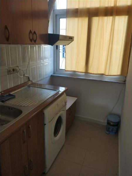 Tirane, jepet me qera garsonier 1+1 Kati 5, 30 m² 320 Euro (Bulevardi Zogu i Pare)