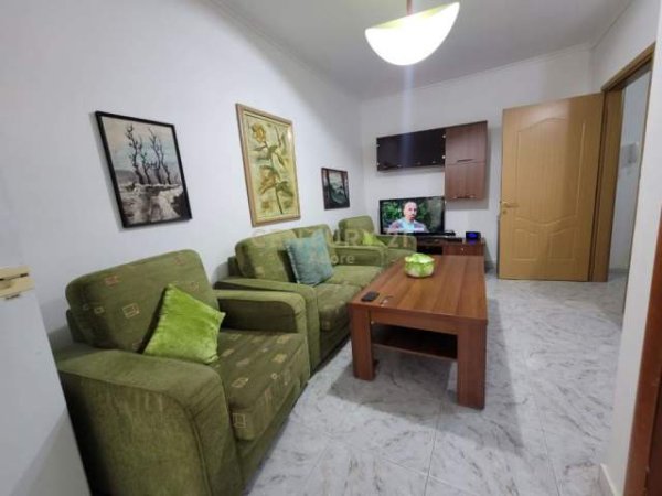 Tirane, jepet me qera apartament Kati 2, 40 m² 350 Euro (Sheshi Willson)