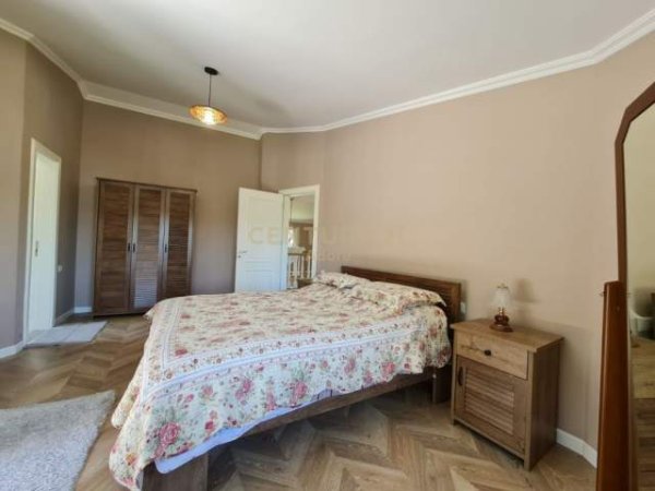 Tirane, jepet me qera Vile 2 Katshe Kati 0, 2.500 Euro (Peze Helmes)