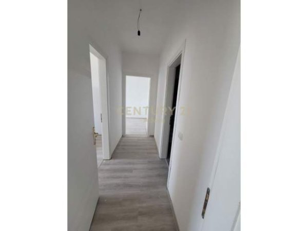 Tirane, jepet me qera apartament 2+1+BLK Kati 10, 83 m² 350 Euro (Ish Fusha e Aviacionit)