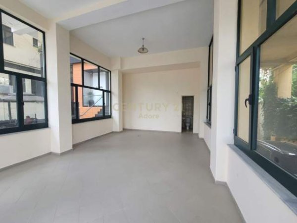 Tirane, jepet me qera dyqan Kati 0, 48 m² 600 Euro (Garda, Liqeni i Tiranes)