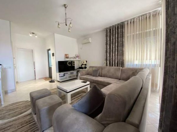 Tirane, jepet me qera apartament 1+1+BLK Kati 3, 60 m² 300 Euro (Allias)