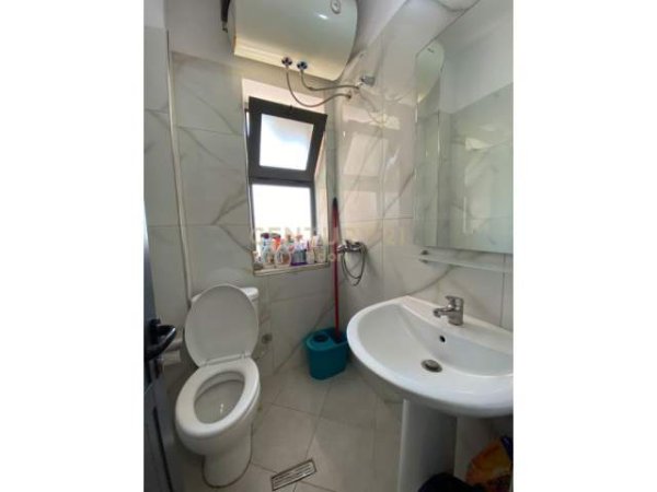 Tirane, jepet me qera apartament 1+1+BLK Kati 3, 60 m² 300 Euro (Allias)