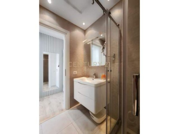 Tirane, jepet me qera apartament 1+1+BLK Kati 3, 55 m² 550 Euro (Selvia, Gjimnazi Partizani)