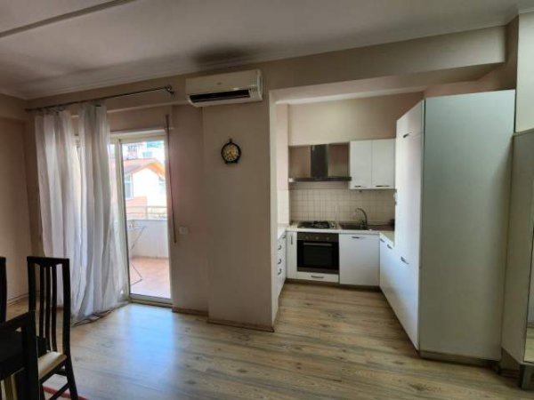 Tirane, shitet apartament 1+1+BLK Kati 3, 76 m² 96.000 Euro (bill klinton)