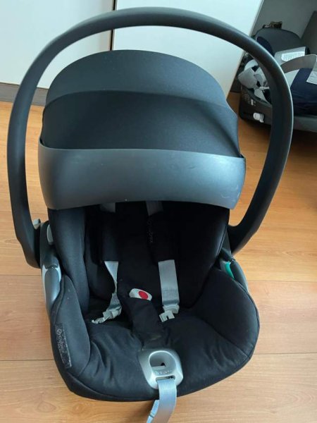 Tirane, shes Shes Carseat me bazen isofix 400 Euro