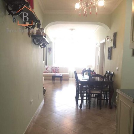 Tirane, jepet me qera apartament 2+1 Kati 4, 85 m² 450 Euro (Tek Lulishtja)