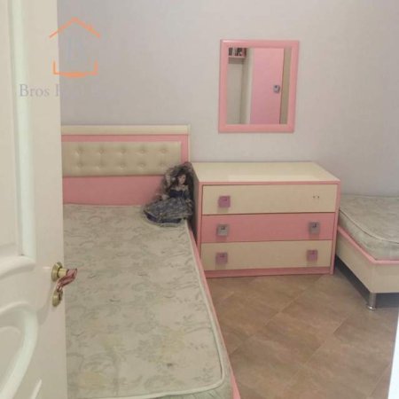 Tirane, jepet me qera apartament 2+1 Kati 4, 85 m² 450 Euro (Tek Lulishtja)