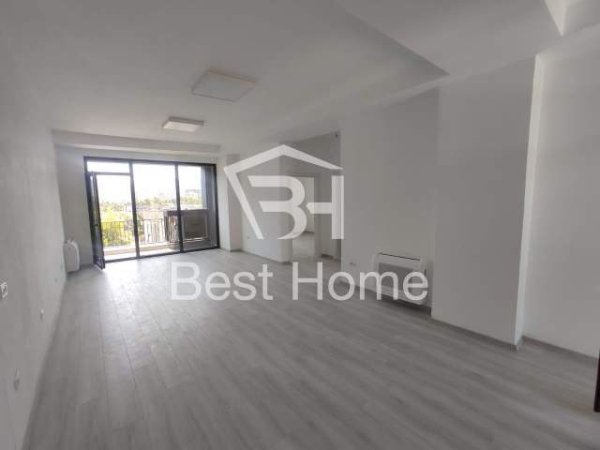 Tirane, jepet me qera zyre Kati 4, 127 m² 1.000 Euro (Rruga Myslym Shyri)