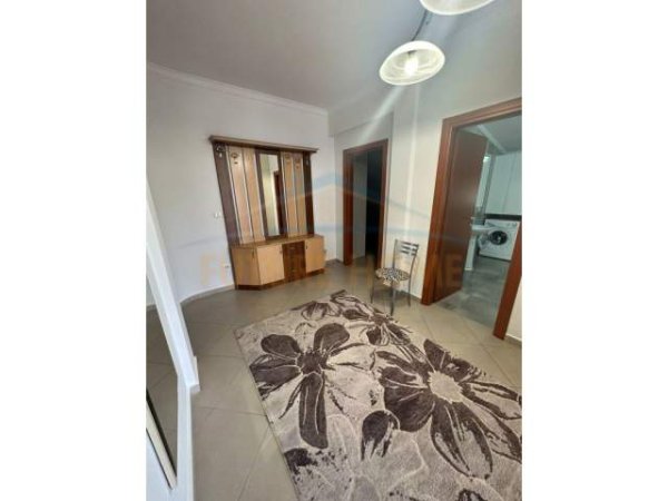 Tirane, jepet me qera apartament 2+1+BLK Kati 3, 155 m² 500 Euro (Rruga DritanHoxha)